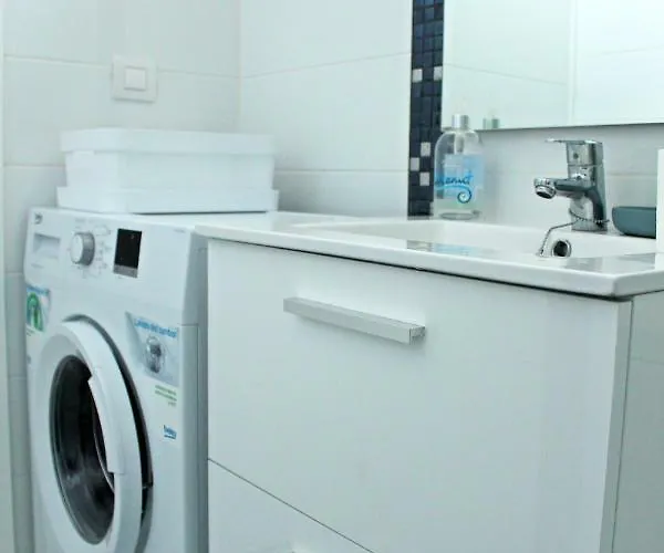 Aircon Americas 2min Off A 1 Bedrm Wifi Διαμέρισμα *